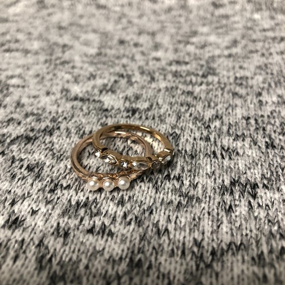 Gold Plated Pearl & Cubic Zirconia Rings Set of 2 - Picture 4 of 7